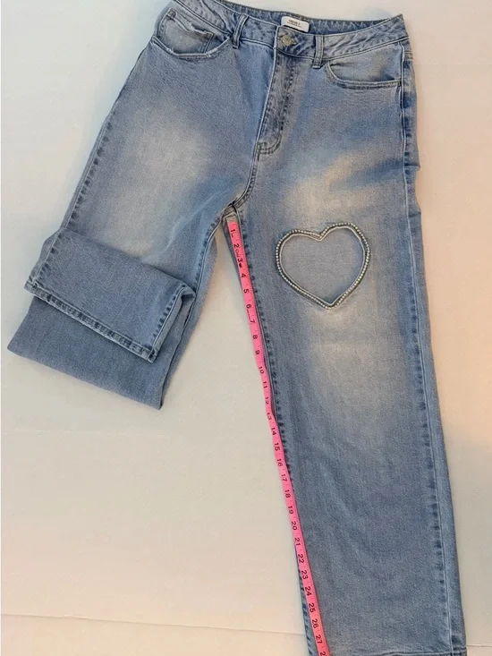 Cute Y2K Coquette Forever 21 Rhinestone Heart Cutout Straight-Leg Street Jeans - Picture 3 of 8